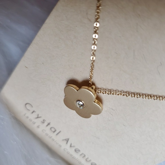 Crystal Flower Necklace - Picture 3 of 3